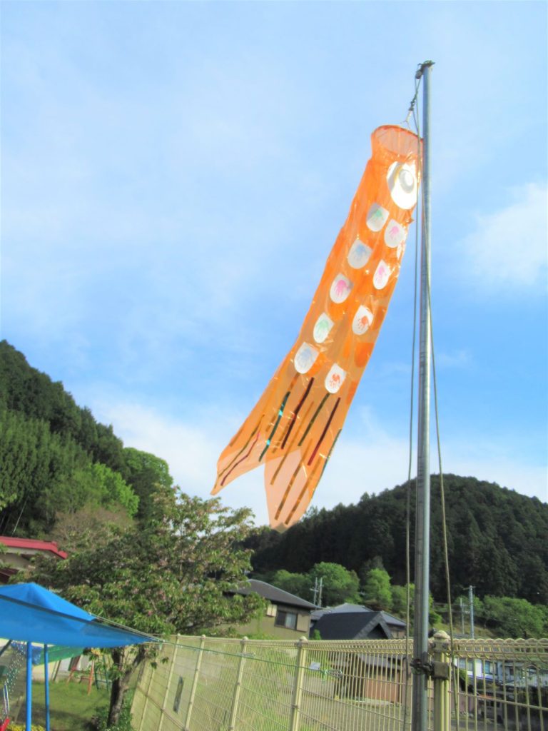 5月の青空を元気に泳ぐこいのぼり！！